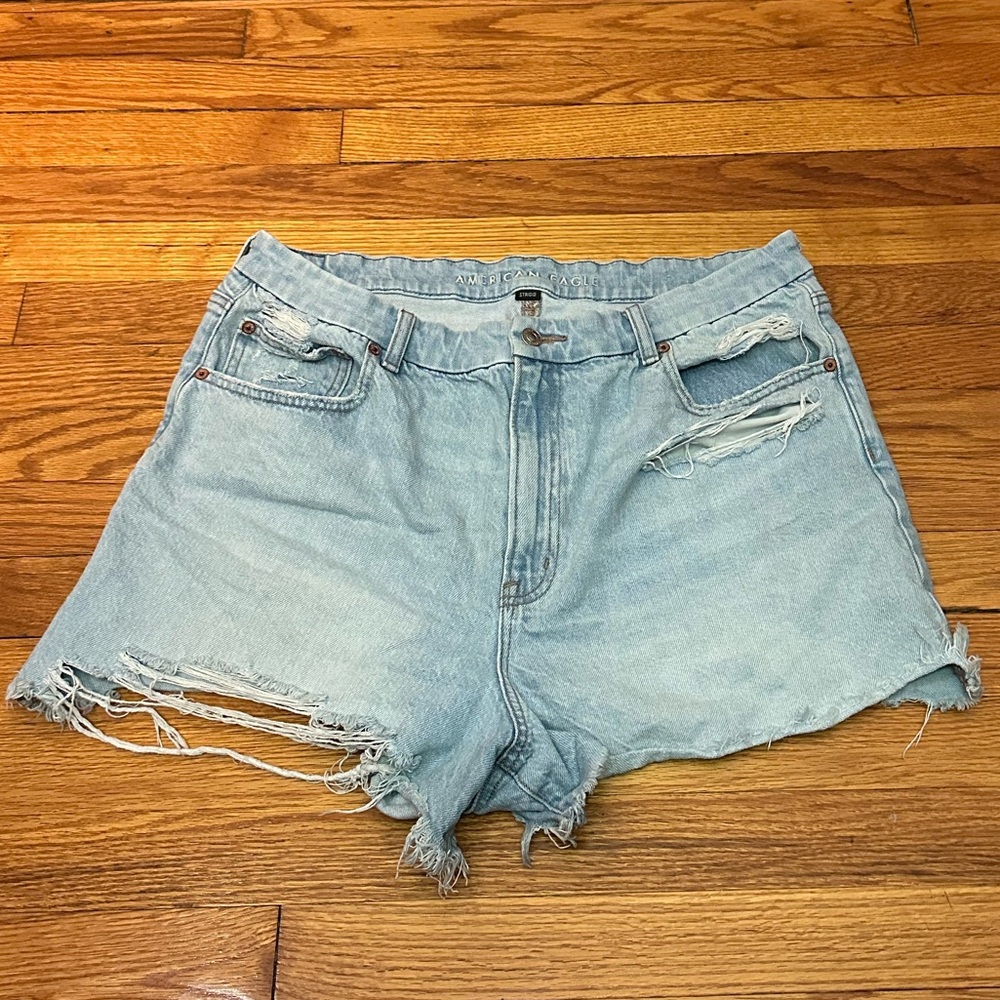AE curvy 90’s boyfriend short